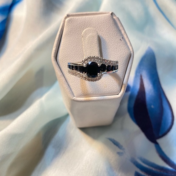 BLACK ROSE WEDDING RING - Picture 9 of 13